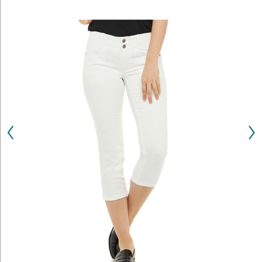 Never worn! Apt. 9 capris